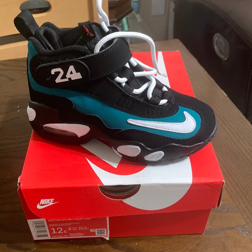 Nike shoes